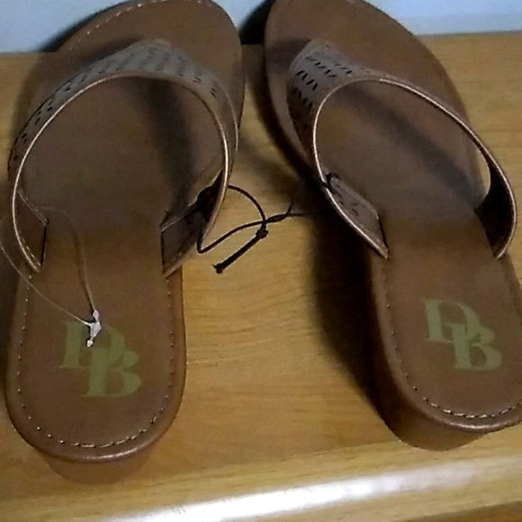 Sandals 🥿 - Picture 4 of 5